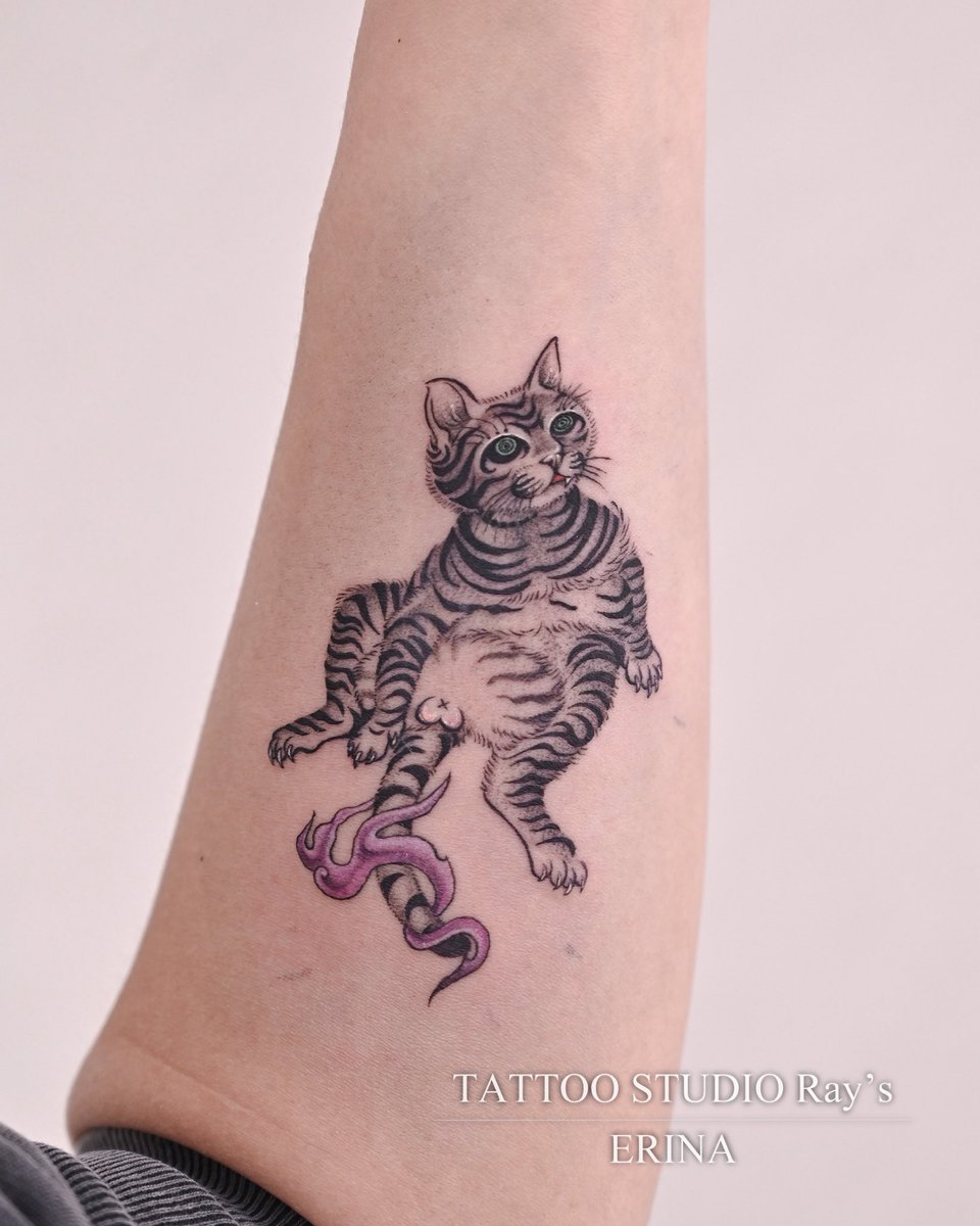 rays_co's tweet photo. l◤ New ◢l

『猫』

Tattooed by ERINA（Kyoto Studio）

▷ オフィシャルページ・ご予約
https://t.co/RsHiv8fEHI https://t.co/h7Nt0XmYm9