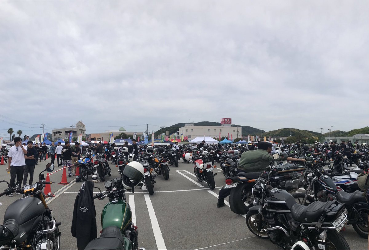 sandy02335's tweet photo. Z祭にやって来た🏍
すんごい数のバイク集まってる😂
ちょっと…輩風も混じってるが多種多様なのがいっぱい🤣
#Z祭 https://t.co/M9Tafz9Ylv