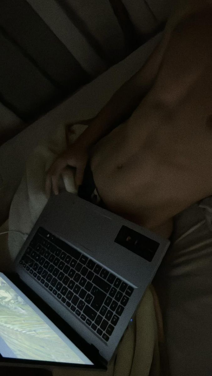 brooklynstatic's tweet photo. ᅠᅠ
ᅠ
movie night by himself .
ᅠ
ᅠᅠᅠᅠ https://t.co/faXyAF40fj