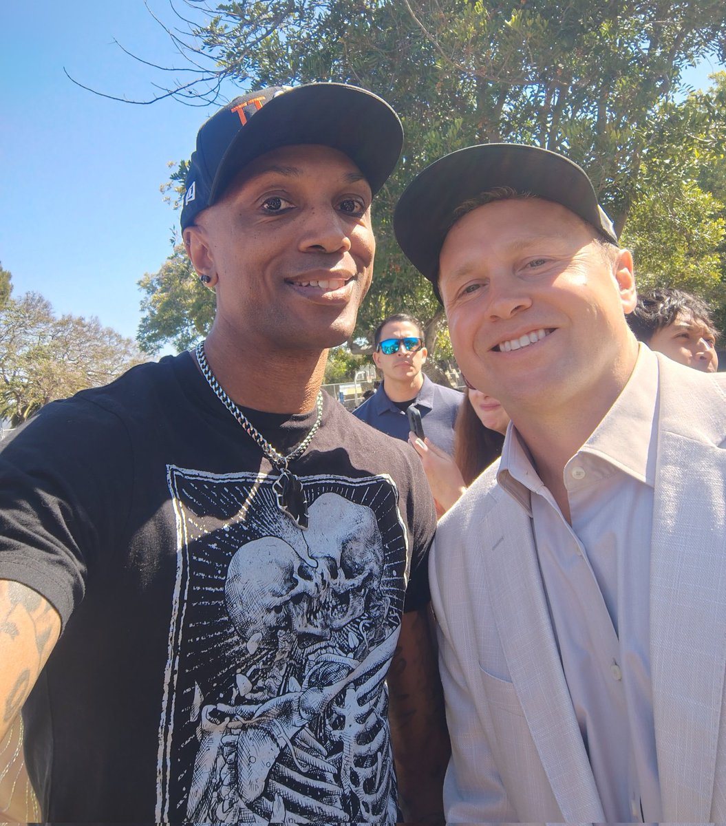 chazzsutton's tweet photo. We pretty much just spoke about Jiu-Jitsu hah it was a pleasure meeting the next mayor of LA today. @spencerpratt is going to clean up this city that we love so much 🌴🌞 https://t.co/lXoQziVY2B
