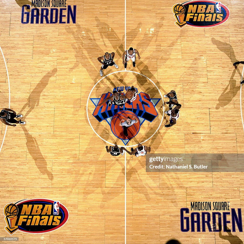 NYKnicksArg's tweet photo. Ser la revancha de todos aquellos
Que la pelearon al lado de cerca o muy lejos y no
Pudieron reír sin llorar https://t.co/9vHb2oZ7mt