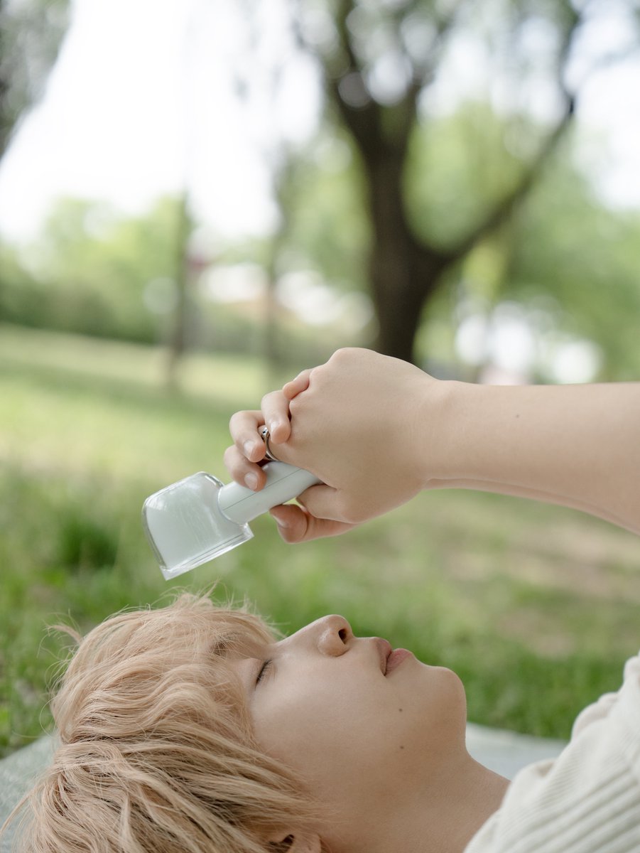 jungswni_'s tweet photo. 🌳🎂 https://t.co/Xs2keKt8ww