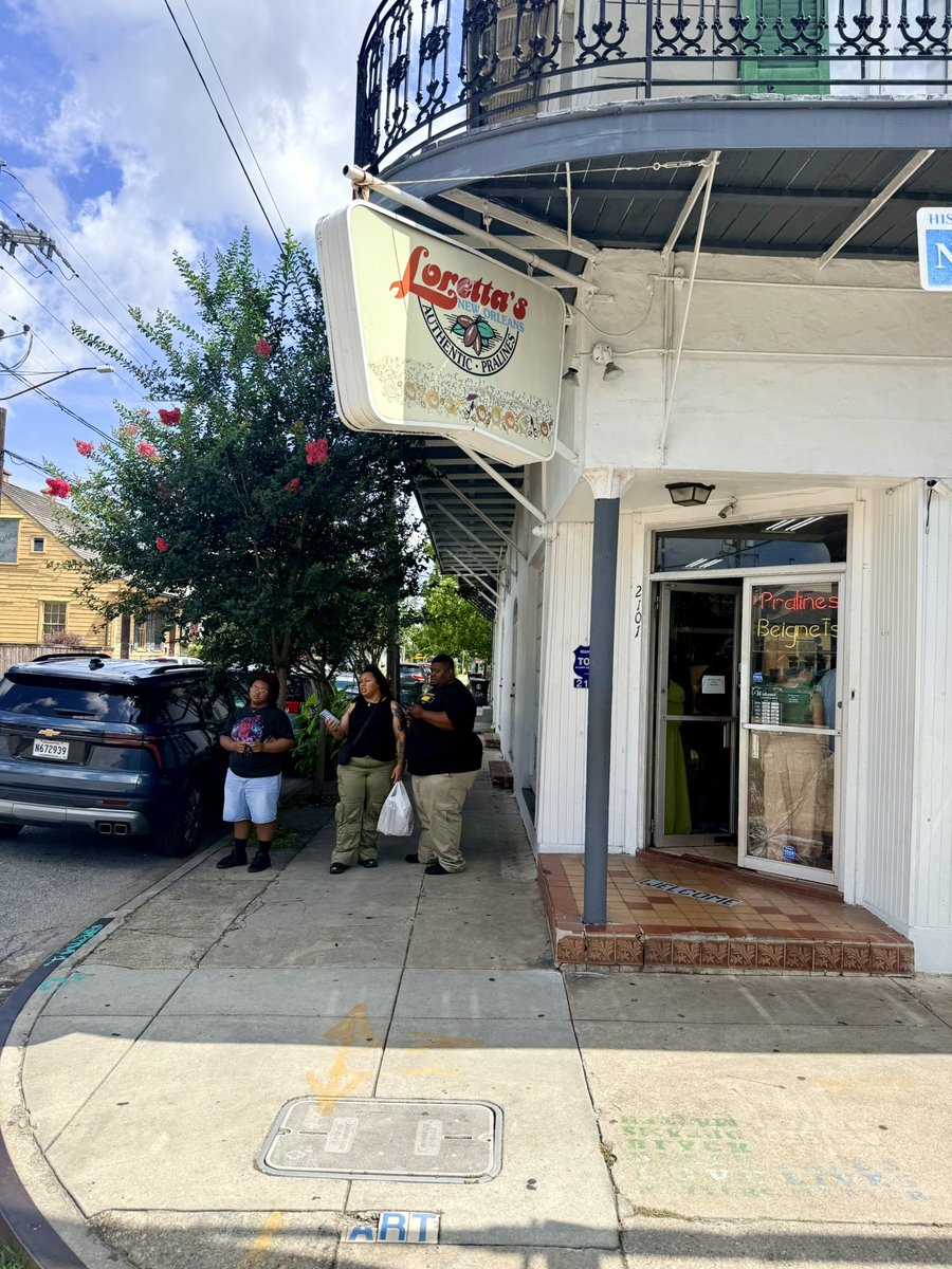 FNULNU1's tweet photo. @LorettaPralines, I held out as long as I could. The crab beignets are amazing but these #pralines are other worldly‼️
My goodness!!!!!🔥🔥🔥🔥🔥 https://t.co/9xi4MlCro6