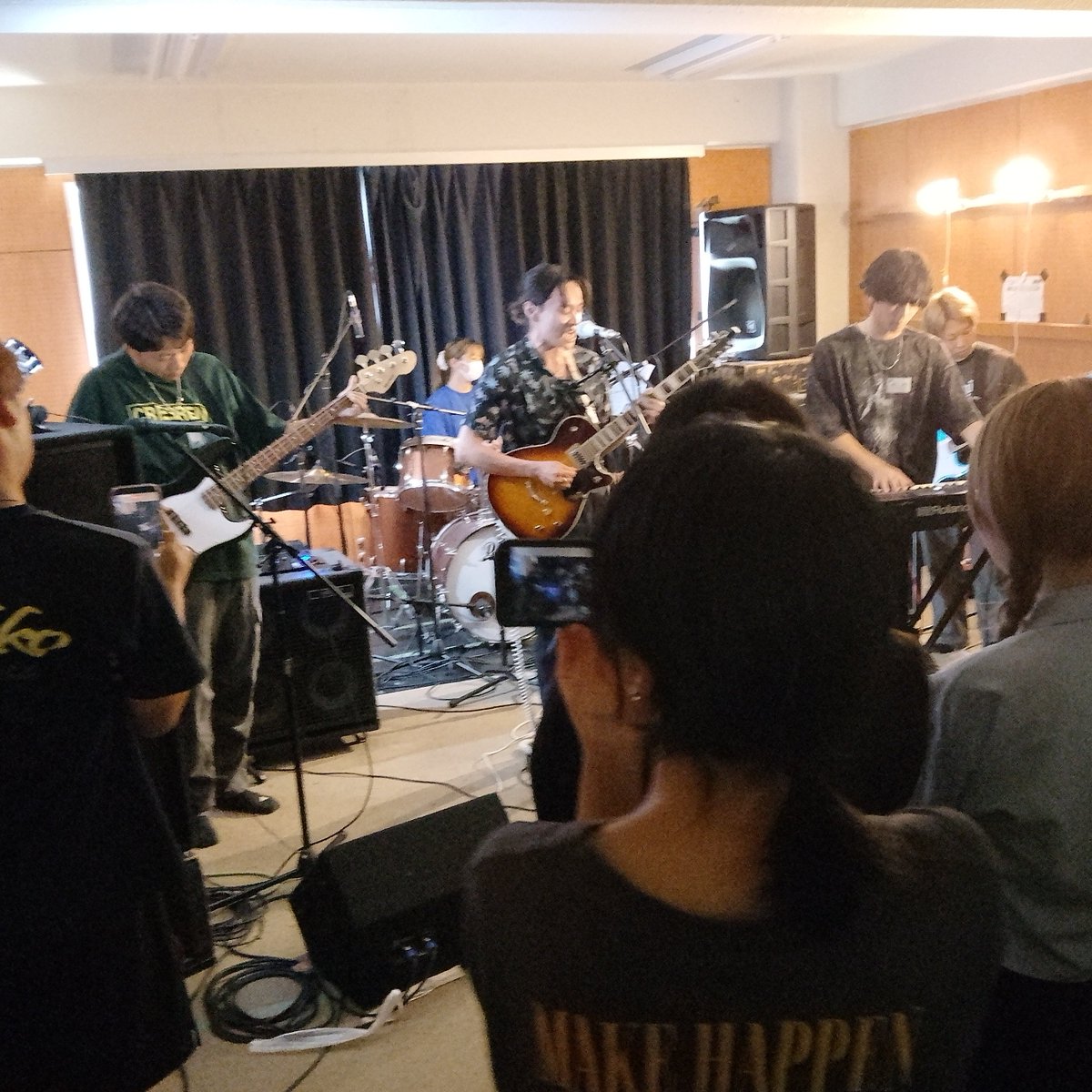 fronken_fr's tweet photo. 今日もやってます！
午後は13:30スタート🎶📣 https://t.co/AJfjYjn2af