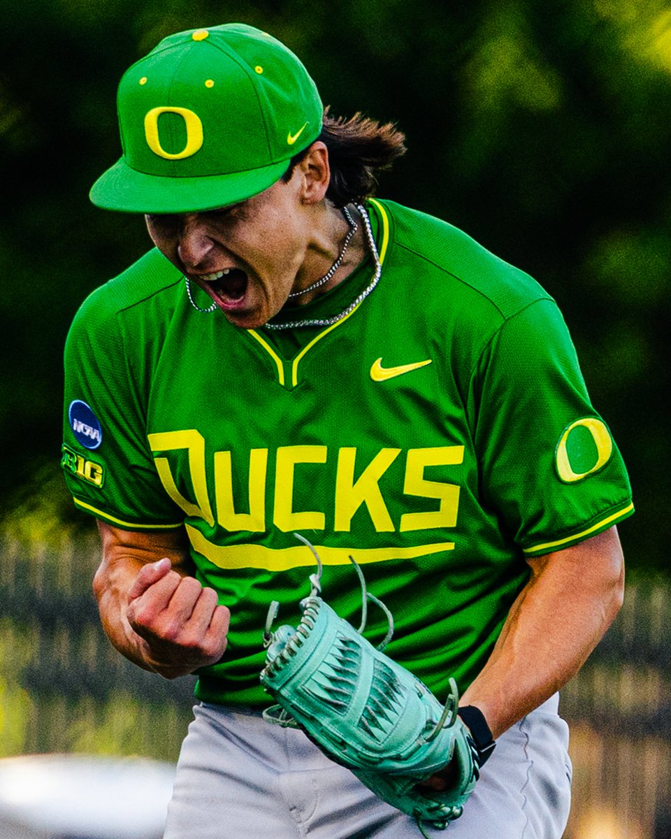 GoDucks's tweet photo. Lights out. 

@OregonBaseball defeats Washington State 4-0. #GoDucks https://t.co/AYRjsHOZUo