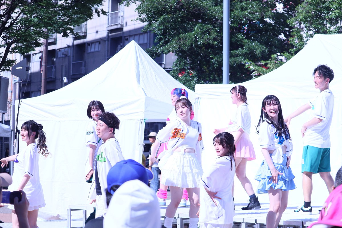 tokinousagi69's tweet photo. NLGR+行ってきましたー！
天気良すぎて暑かったけど楽しかった。
デラハンの新メンバーさん2､3人くらいかなって思ってたらいっぱい居ってびっくり🤣
これからも変わらずマイペースに推し活していきます。 https://t.co/o1YntCmwOe