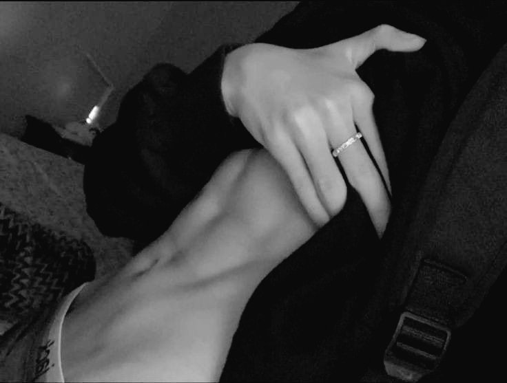 Jeon_Matt_1997's tweet photo. ʟᴏ ᴠɪ́ ʏ sᴇ ᴍᴇ ᴘᴀʀᴏ, ᴍᴇ ɢᴜsᴛᴏ́ ᴄᴏᴍᴏ. ᴛᴏᴅᴏ... 

#pervert
                 #love        
                               #alfa https://t.co/5dDUy53MGP