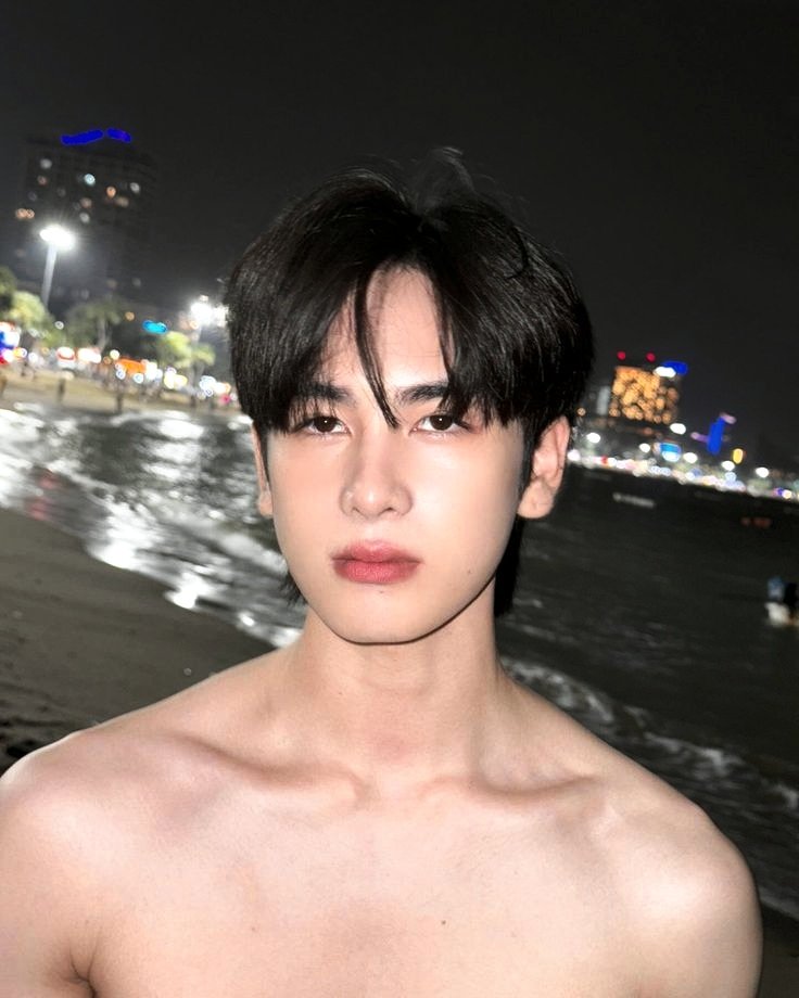 studiopedta_'s tweet photo. night swimming 🌙

#Santapp 
—🪐 https://t.co/vH3nfVeMF3