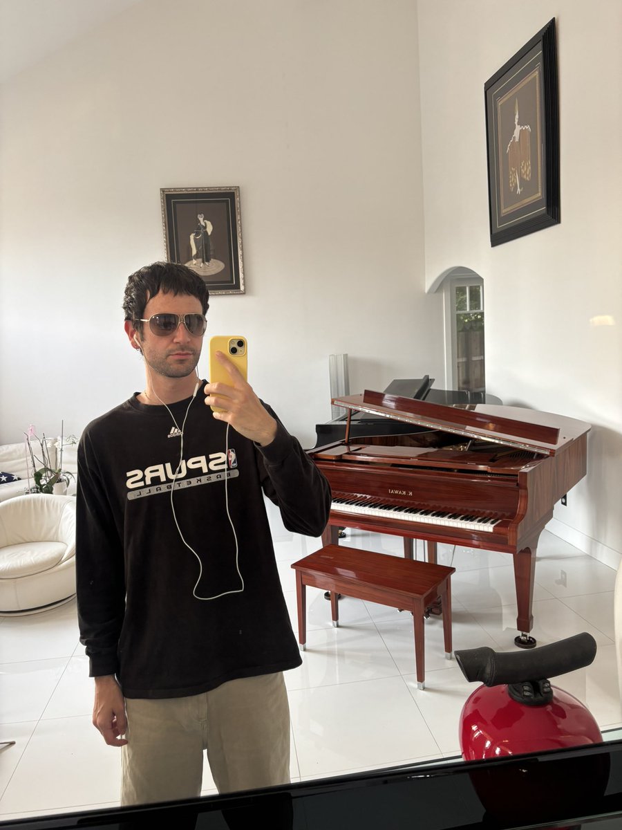 DazColz's tweet photo. 🖤🩶🖤🩶 https://t.co/nCZVkoIfjD