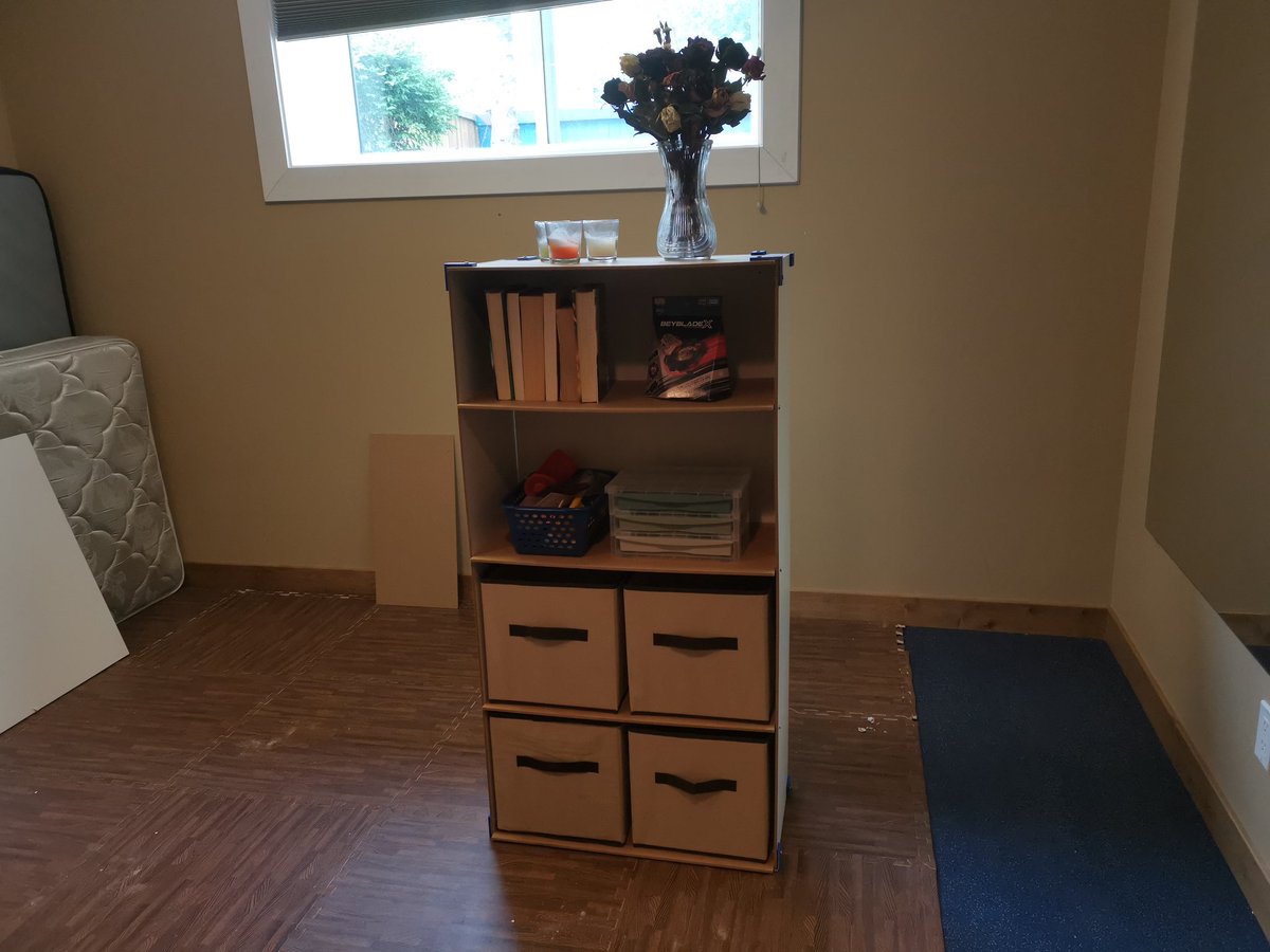 ABisnothereokay's tweet photo. Homemade Shelf ^w^
#shelf #diy #homemadeshelf #furniture #furnituredesign https://t.co/h0UVxs5JSF