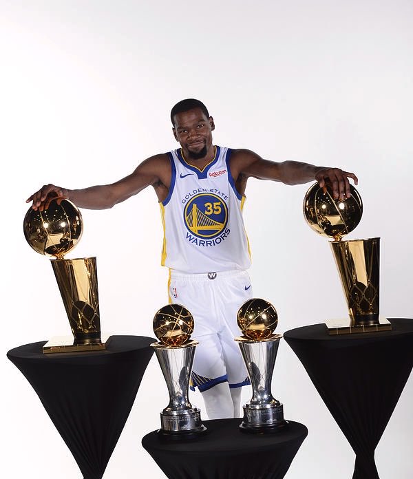 ChelloBoss's tweet photo. Last player to win back2back finals MVPs https://t.co/t9GgzZizvl