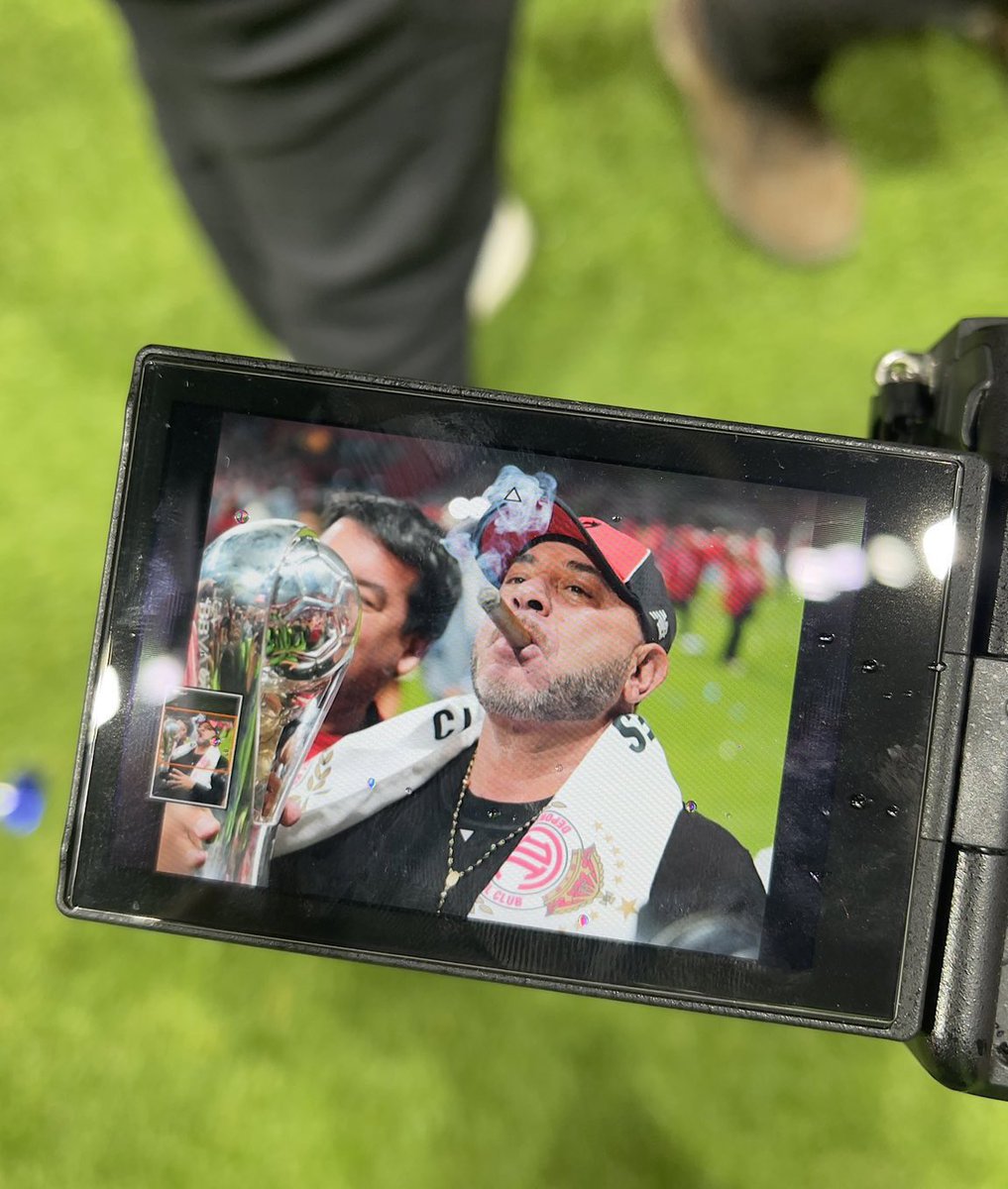 BlueCFM_'s tweet photo. EL TURCO MOHAMED EN LA LIGA MX:

América: Campeón ✅
Monterrey: Campeón ✅
Xolos: Campeón✅
Pumas
Toluca: Campeón ✅ https://t.co/HNTKju7oak