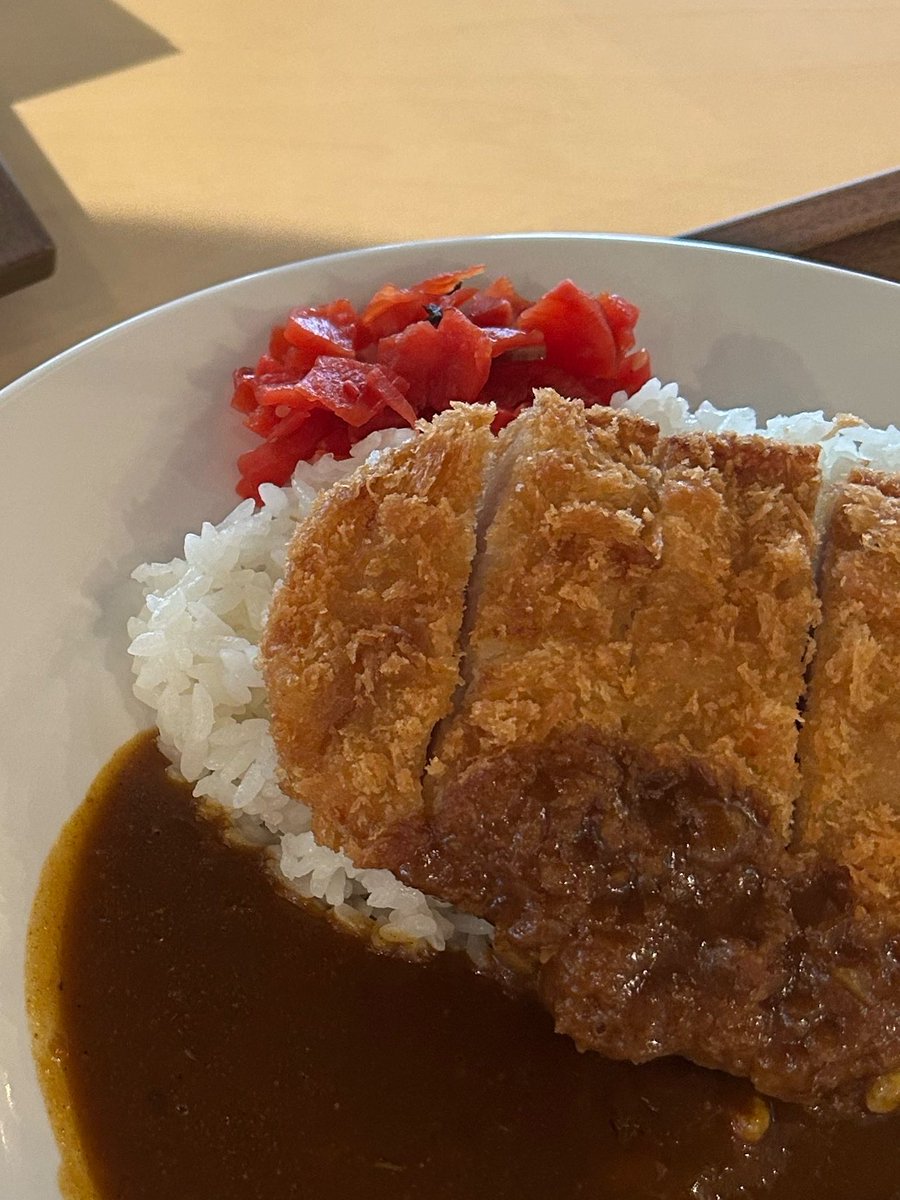oqxfll's tweet photo. インテックス大阪でカツカレー食ってたらイチローがジローとサブローにだけカツカレー与えて自分はカツカレーのカツ抜き食べてたの思い出して泣きそう https://t.co/i1yWG4Hpjm