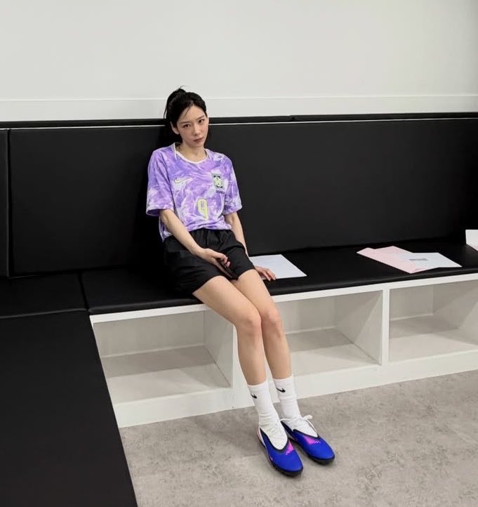 persisNayeon's tweet photo. ส่งลูกสาวมาเรียนพละค่ะ แต่ดูท่าแล้วคลาสต่อไปโดดเรียนแน่ https://t.co/po06cPgSsw