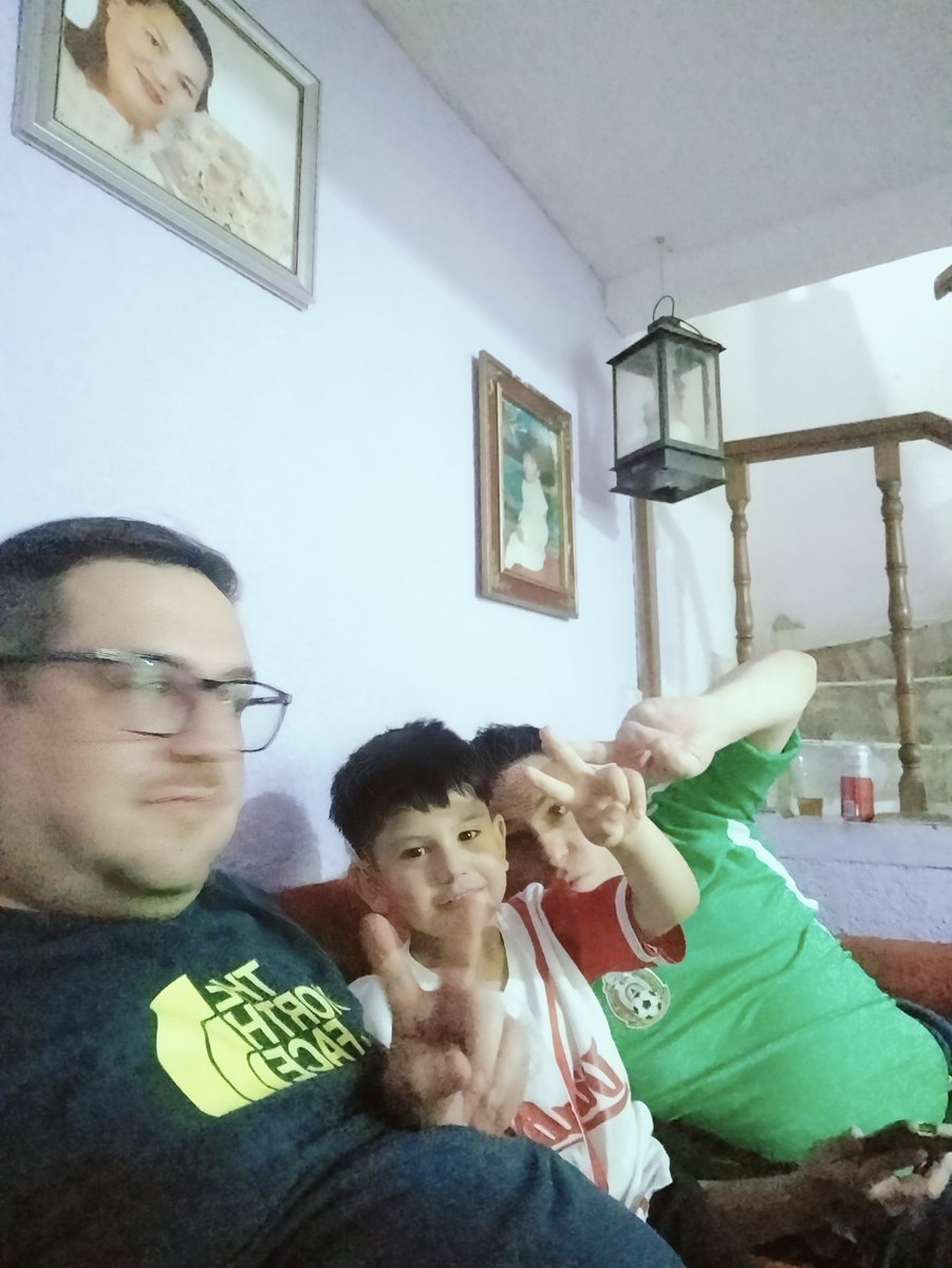Hekalmo's tweet photo. #MiSelecciónAzteca en familia con la selección https://t.co/o22VxcWmqT
