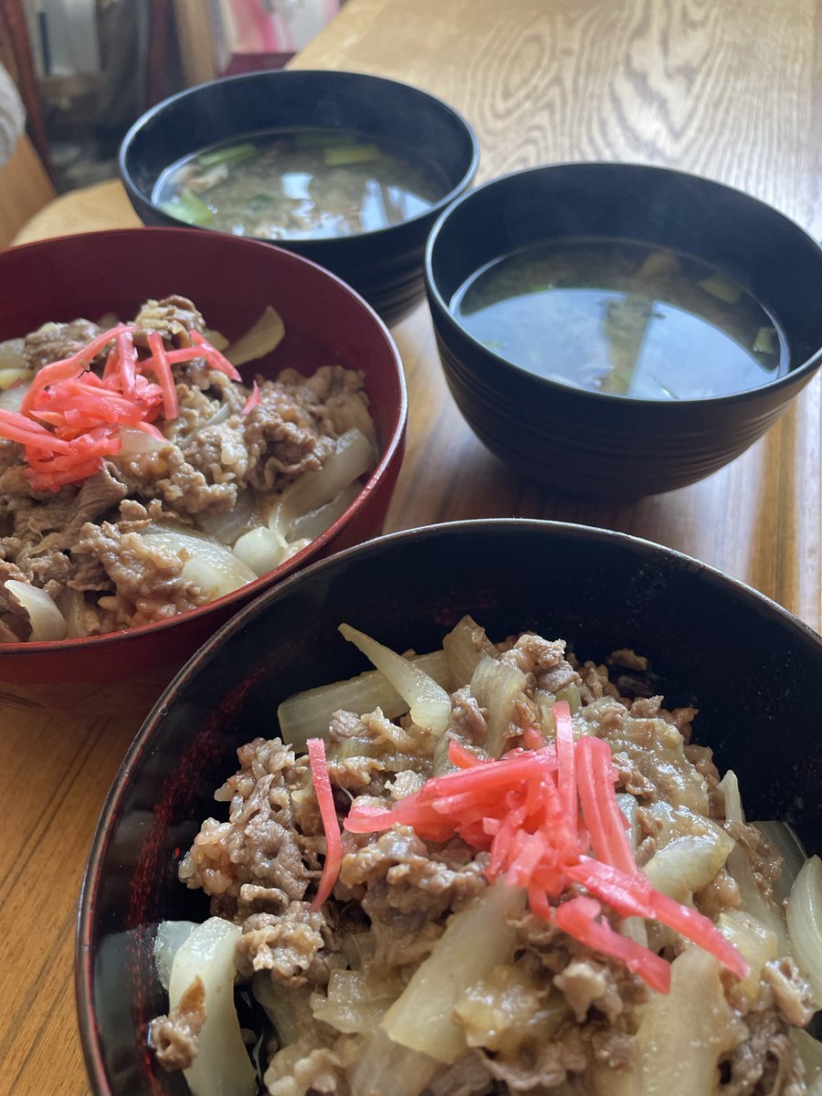 nagaremono715's tweet photo. お昼ご飯

#牛丼 https://t.co/3FN1nsN1df