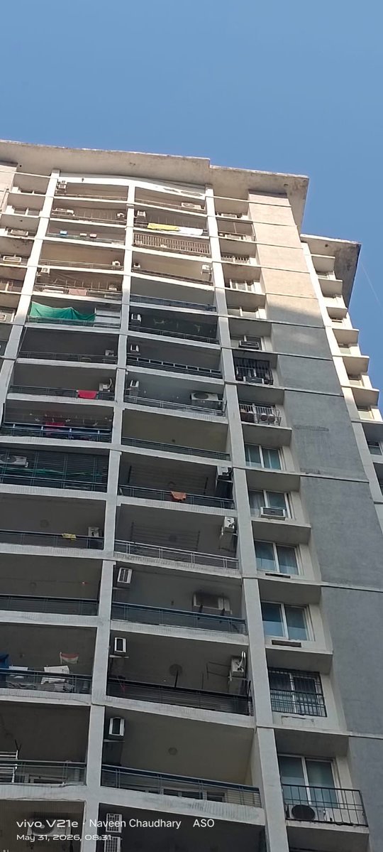 aoa_gvs's tweet photo. Living under threat of losing our lives Great Value Sharanam, Sec 107, plaster falling from higher floors coz poor construction quality.Authorities pls wake up &amp;act @noidapolice @dmgbnagar @CMOfficeUP @myogiadityanath @GreatValueGroup #ekanam @AmarUjalaNews @TOINoida @htTweets https://t.co/Rfb98oEf2X