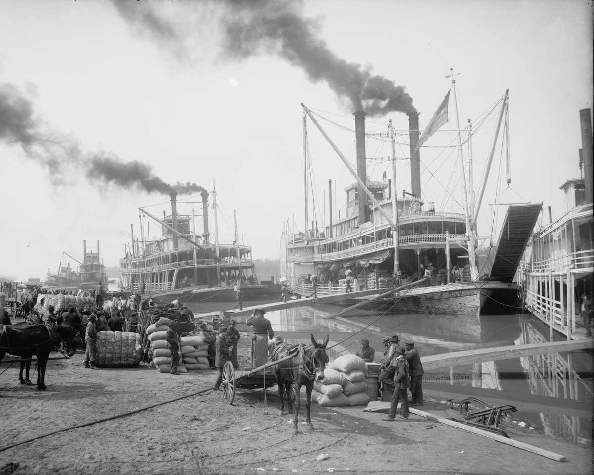 OldPhotosBacon's tweet photo. Steamboats in Vicksburg, #Mississippi 1906. #OldPhoto https://t.co/d2T77obT3H