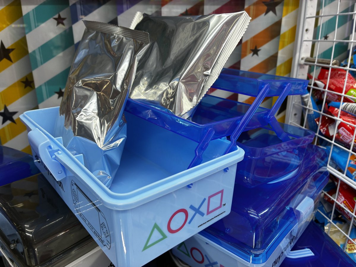 新景品✨】 #PlayStation のお菓子ツールボックスが登場‼️ 2段式で
