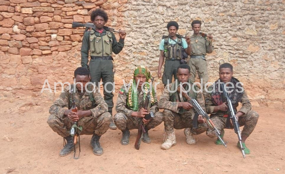 AmharaWarUpdate's tweet photo. ⚡️Four ENDF personnel defected with firearms, ammunition, and military documents in May 28th defections from the Fiche-Selale area (📍North Shewa Zone, Oromia Region, Ethiopia), joining the AFNM Ras Abebe Aregay Division.

#Amhara_War_Updates https://t.co/DGBwkA7jsx