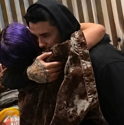 _ander_rojas's tweet photo. TEBI NOS ESTA USANDO A LA NIÑA ALEXA 
POR QUE SOLO ES UN 3 %
Y ESTA EN PLACA 
JAJAJA ALEBIS LAS AMOOO  #LaCasaDeLosFamososCol3 https://t.co/BKJcwByUdv