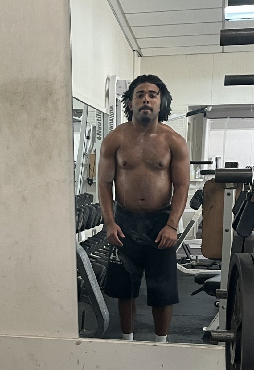 kaleb_davis_'s tweet photo. Gained 24lbs this off szn!! https://t.co/K3J6i8mKbY