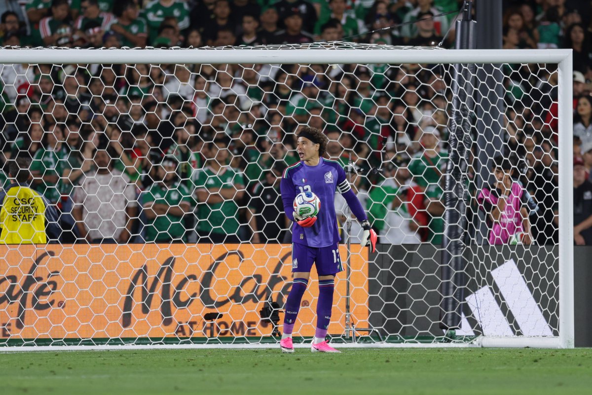miseleccionmxEN's tweet photo. ⏱️ 85’ | We're heading into the final stretch of the match...

Let's keep it up, boys! 🔛

🇲🇽 1-0 🇦🇺

#SomosMéxico https://t.co/fPdsrU0tat