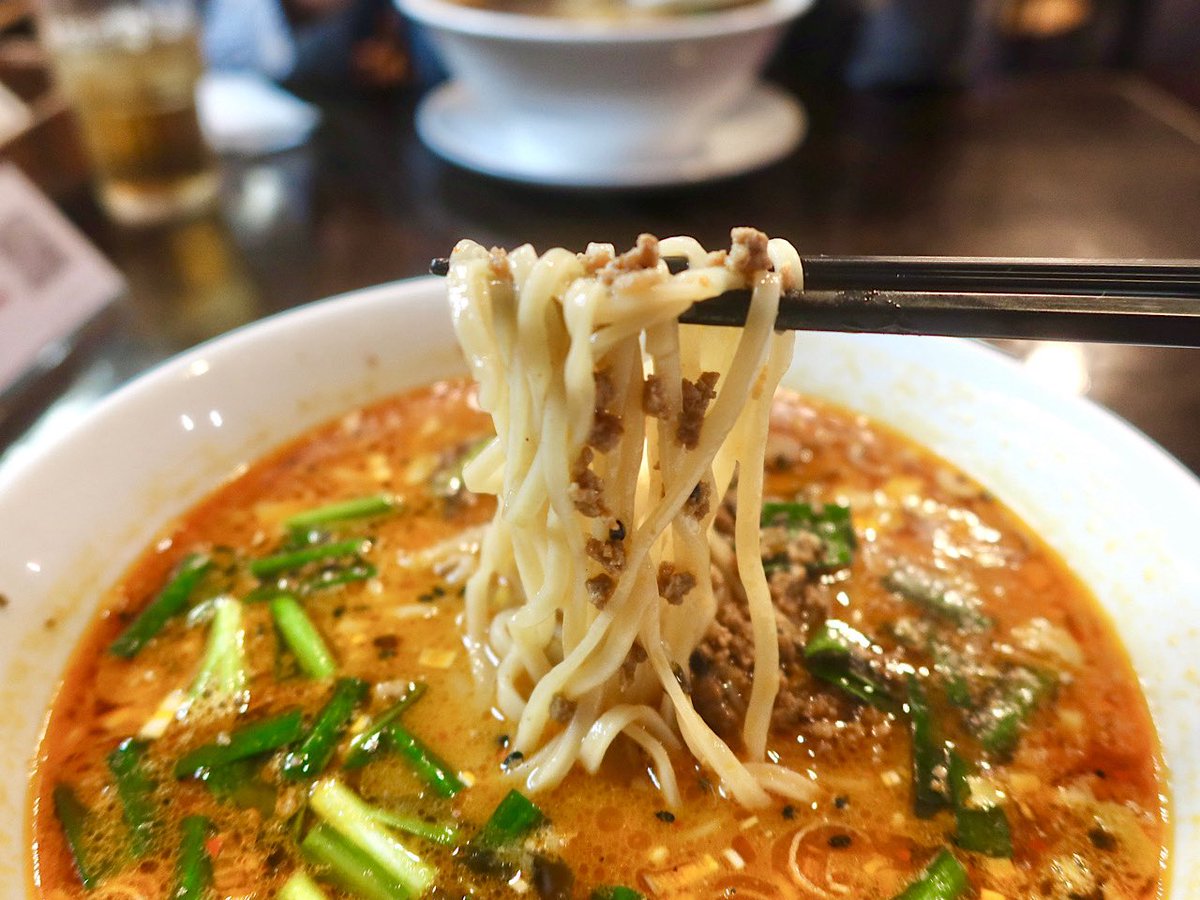 stkisr's tweet photo. 富士見台の『源烹輪』にて、四川担々麺。

前々からお店のことは知っていたけど、初訪です。

スープは油分少なめのあっさりながらしっかりと旨みがあり、微かな酸味と辛味がアクセント。

平打ちのツルツルした麺がスープとの相性良し。

四川麻婆豆腐など他メニューも美味しそうなのでまた来よう😊 https://t.co/IB4MRrdndD