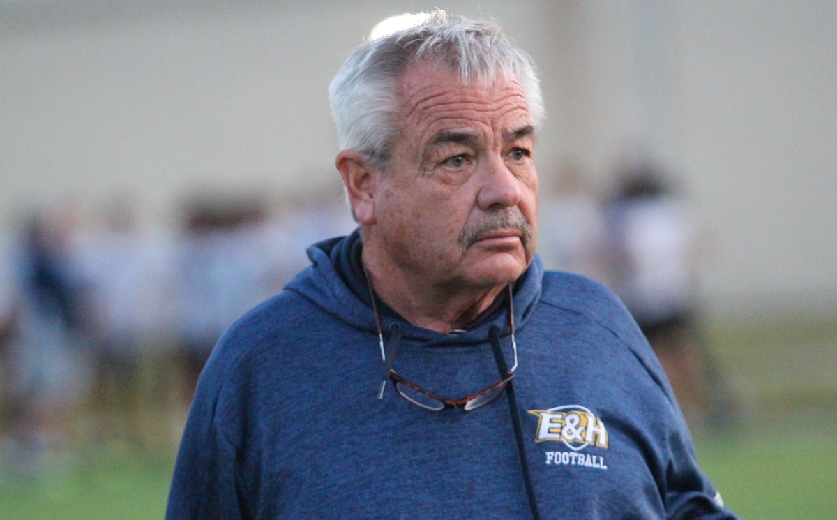 hatfieldsports's tweet photo. Saddened to learn of the passing of Curt Newsome - one of the more respected football coaches in the Commonwealth of Virginia - at the age of 67.

Newsome was Head Coach for 10 seasons at his alma mater, Emory & Henry.  He also served as an assistant at James Madison and Virginia Tech.

At the prep level, Newsome guided Kecoughtan HS to six playoff wins, including a trip to the State Championship game in 1997.

Thoughts and prayers to his entire family.  #RIP my friend!