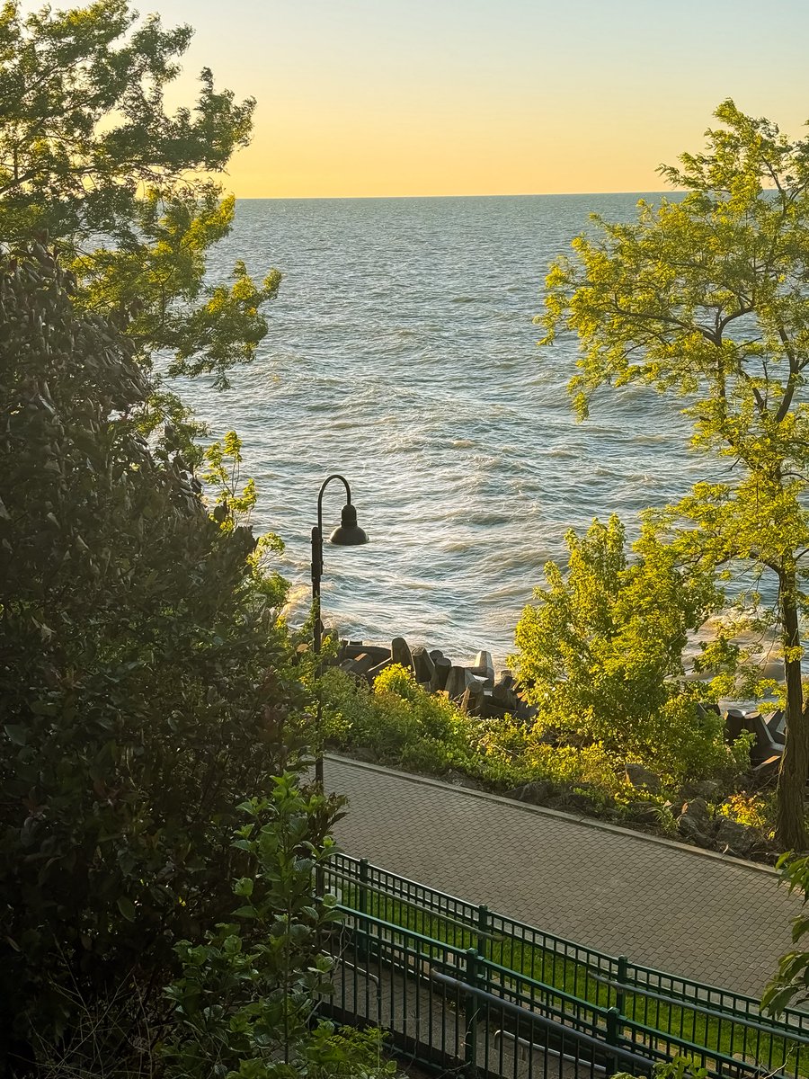 _zr2v's tweet photo. Yeah it’s Cleveland 🤍🤍 https://t.co/PhwOp3dWzP
