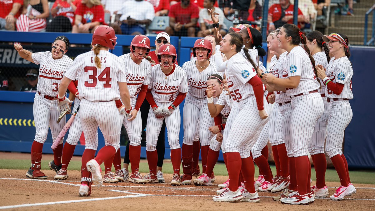 AlabamaSB's tweet photo. RECAP | Softball Advances to Women’s College World Series Semifinals with 5-1 Win over Nebraska

📰: https://t.co/CQhJE1Ze8k
📸: https://t.co/pBYNM9natd

#Team30 #RollTide #WCWS https://t.co/2rLHqtJong