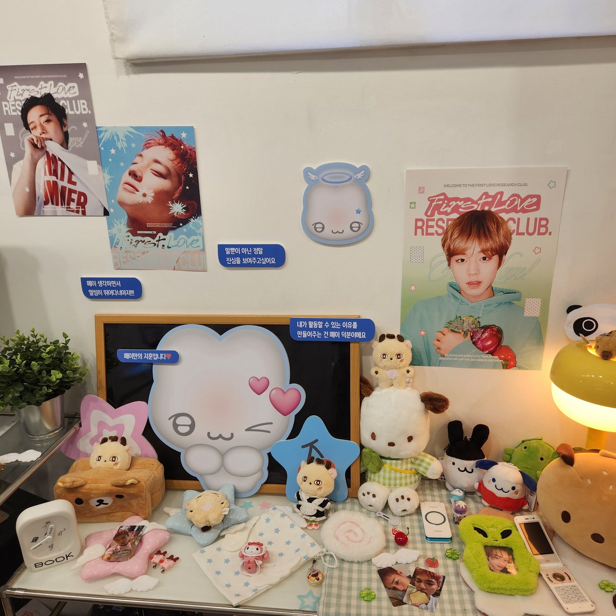 hyeonzzycafe's tweet photo. 박지훈 생카 한군데 겨우 구매 완
이제 당분간 나애 윙놀은 끝났다 👋 https://t.co/UicBUfmK1w