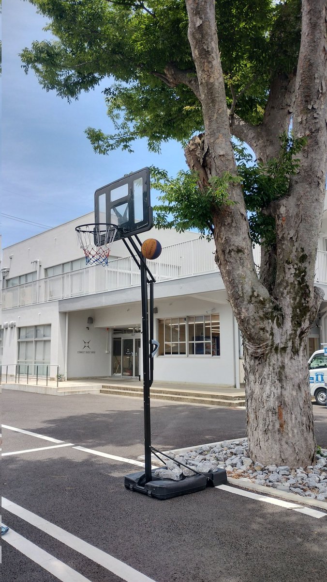 trexakiko's tweet photo. 垂井の3✕3　垂井レイザーバックスのパブリック���ューイングに行ってきました。。一戦目　勝ちました🏀
2戦目は14:50からです
#垂井レイザーバックス 
#コネクトベース垂井 
#パブリックビューイング 
#垂井町 https://t.co/Tj8Njfx3f1