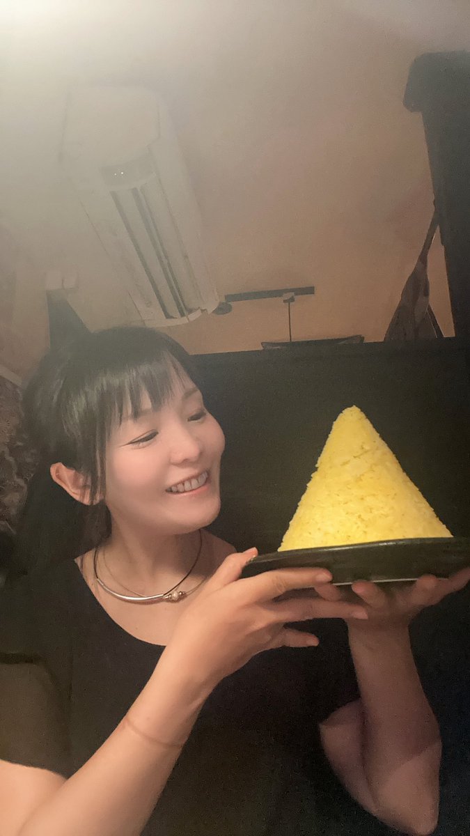 mianna_dqw's tweet photo. 破壊力バツグンの飯テロ失礼します💣💥
横浜来たら絶対食べる「ラマイ」のスープカレー、相変わらず美味しすぎて記憶飛んだ🤤✨ スパイスと旨味の暴力……!
あまりにも好きすぎるから、マジで静岡県にも進出してほしい🙏
静岡にできたら余裕で週1で通い詰める自信ある。ラマイさん何卒!!🙇♀️
#RAMAI #ラマイ #スープカレー #横浜ランチ