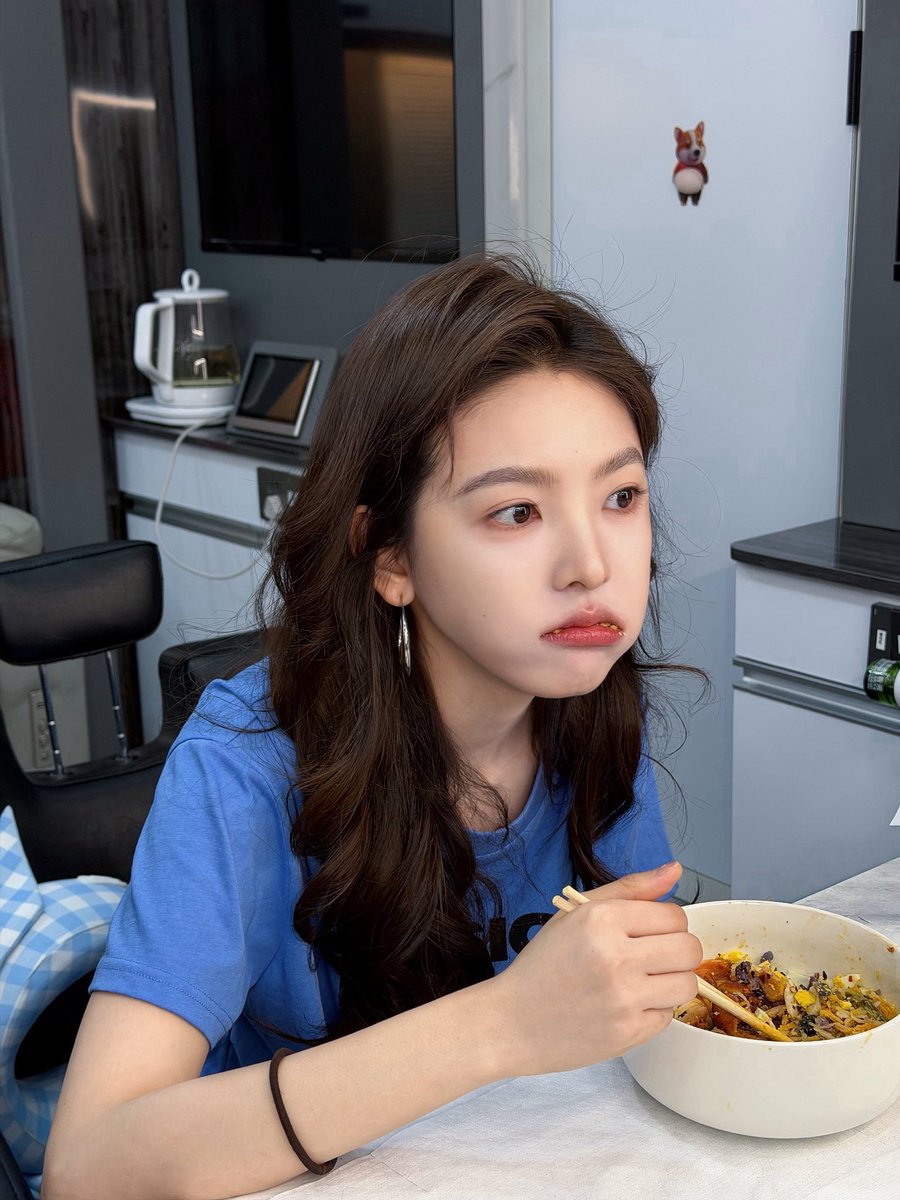 zhang ruonan files tweet media