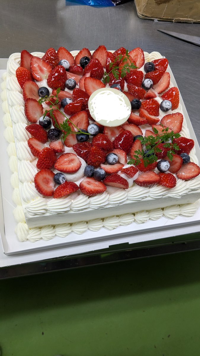 osoumenya's tweet photo. 御素麵屋の特注デコレーションケーキです。
ご注文ありがとうございます。
♯御素麵屋　＃福井スイーツ　♯特注デコレーションケーキ　♯お祝い　♯特注 https://t.co/VTzJoKiJ7F