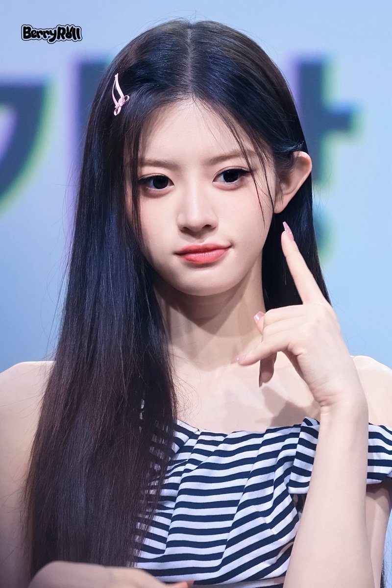 BerryROLL2311's tweet photo. 260530 음중 미팬

#민주 #MINJU #아일릿 #ILLIT https://t.co/igFusRSoIQ