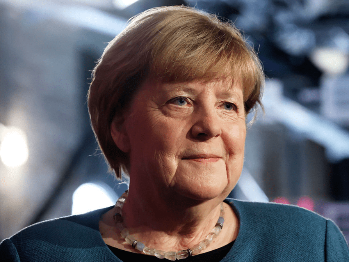 de_wmn's tweet photo. Merkels „Kamel-Prinzip“: Das ist ihr Trick, um Stress auszuhalten – warum Experten davon abraten
Während ihrer Amtszeit wirkte Angela Merkel fast immer ruhig und ausgeglichen. Dies gelang ihr mithilfe des Kamel-Prinzips, wie sie erklärte. https://t.co/73RAO9arq7 https://t.co/UTCh9FQ6Ij