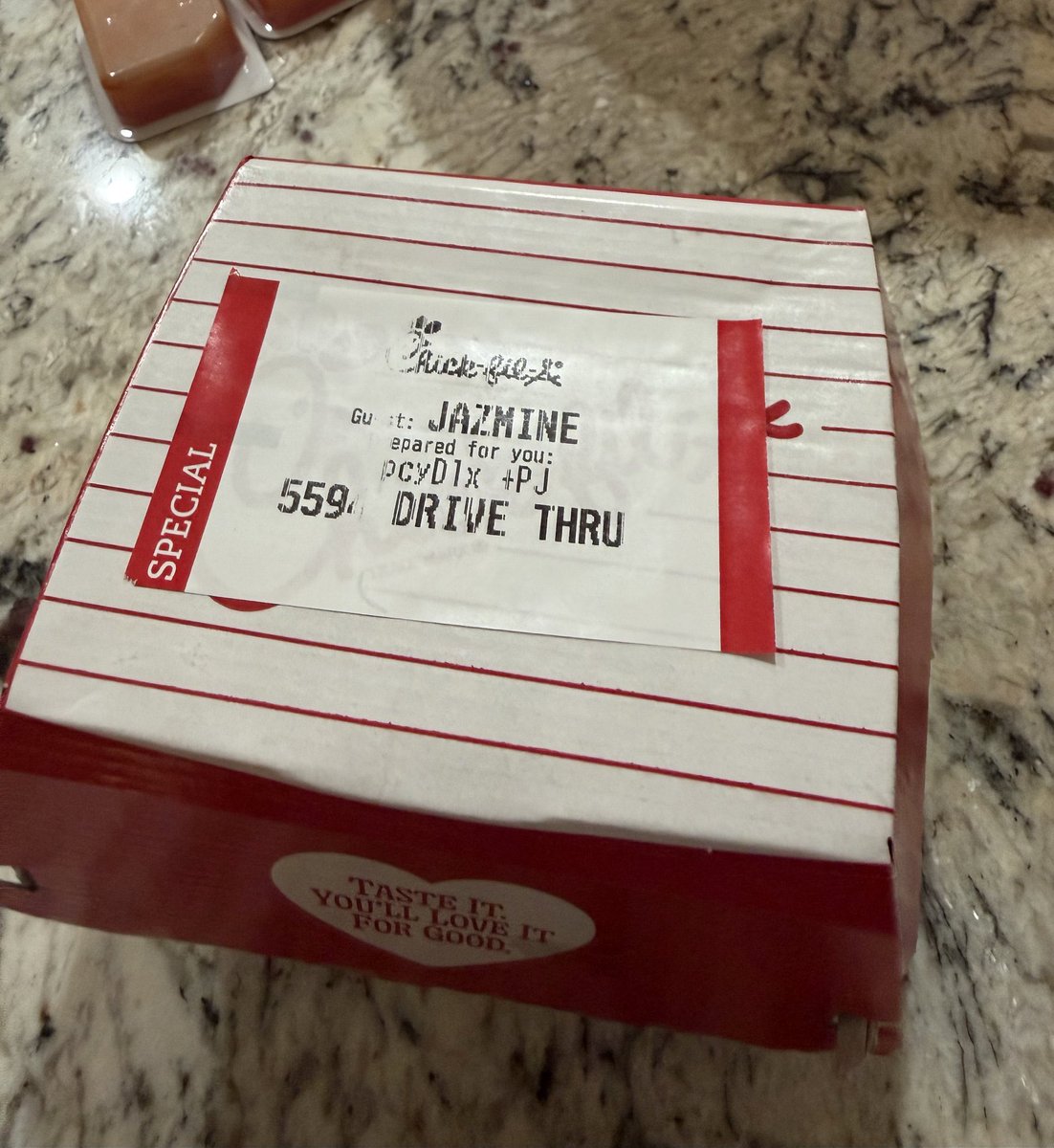 iamjiMinsx's tweet photo. Eat your heart out brokies...cuz I'm eating real nice 😤 https://t.co/HA3vJcRcws