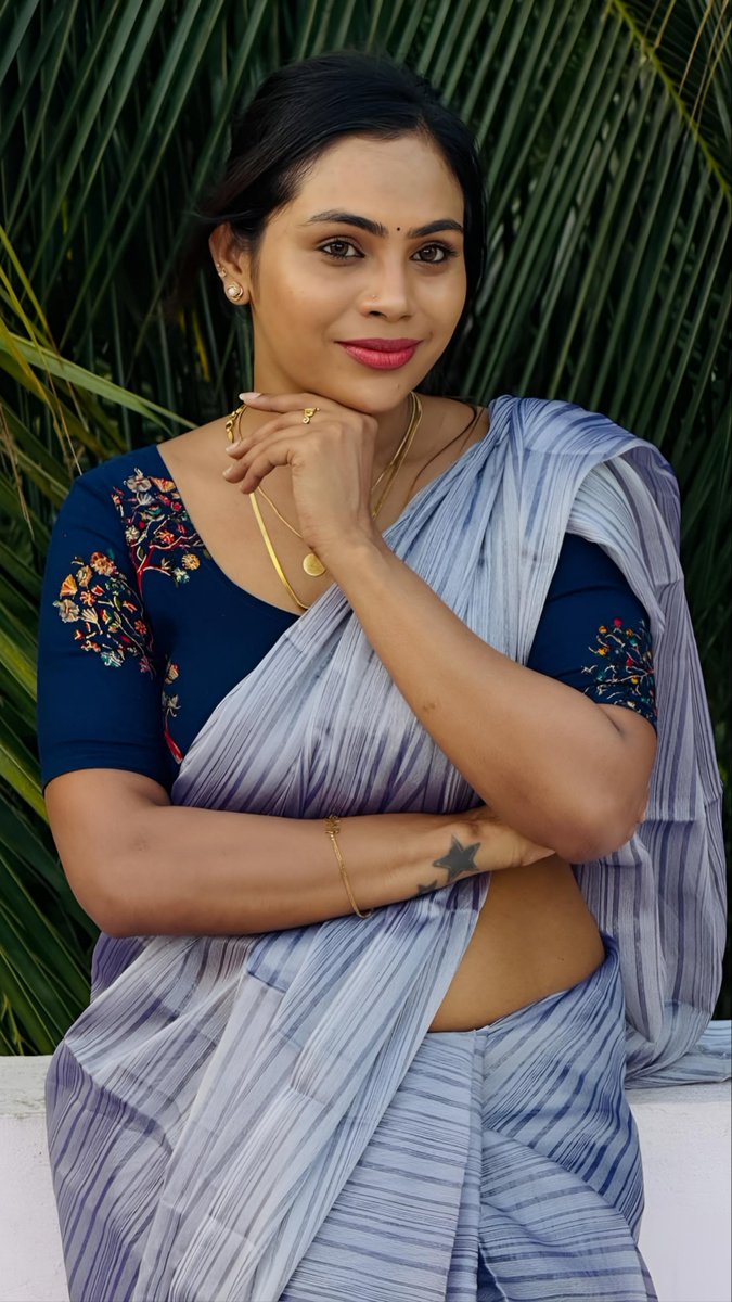 dv_ab24394's tweet photo. "Always keep what makes you happy very close to your heart,
That's your true comfort and your true treasure"🫰✨🤗
💙 Divya K
#GoodMorningX | #SareeStyle #StarTattoo |#actressgallery https://t.co/EFNHd1SUOq