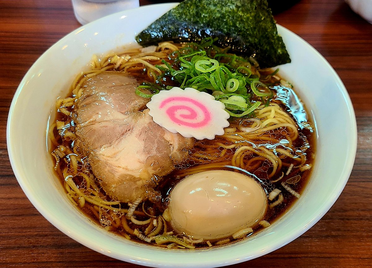 琥珀如月【孤独の提督】 tweet media