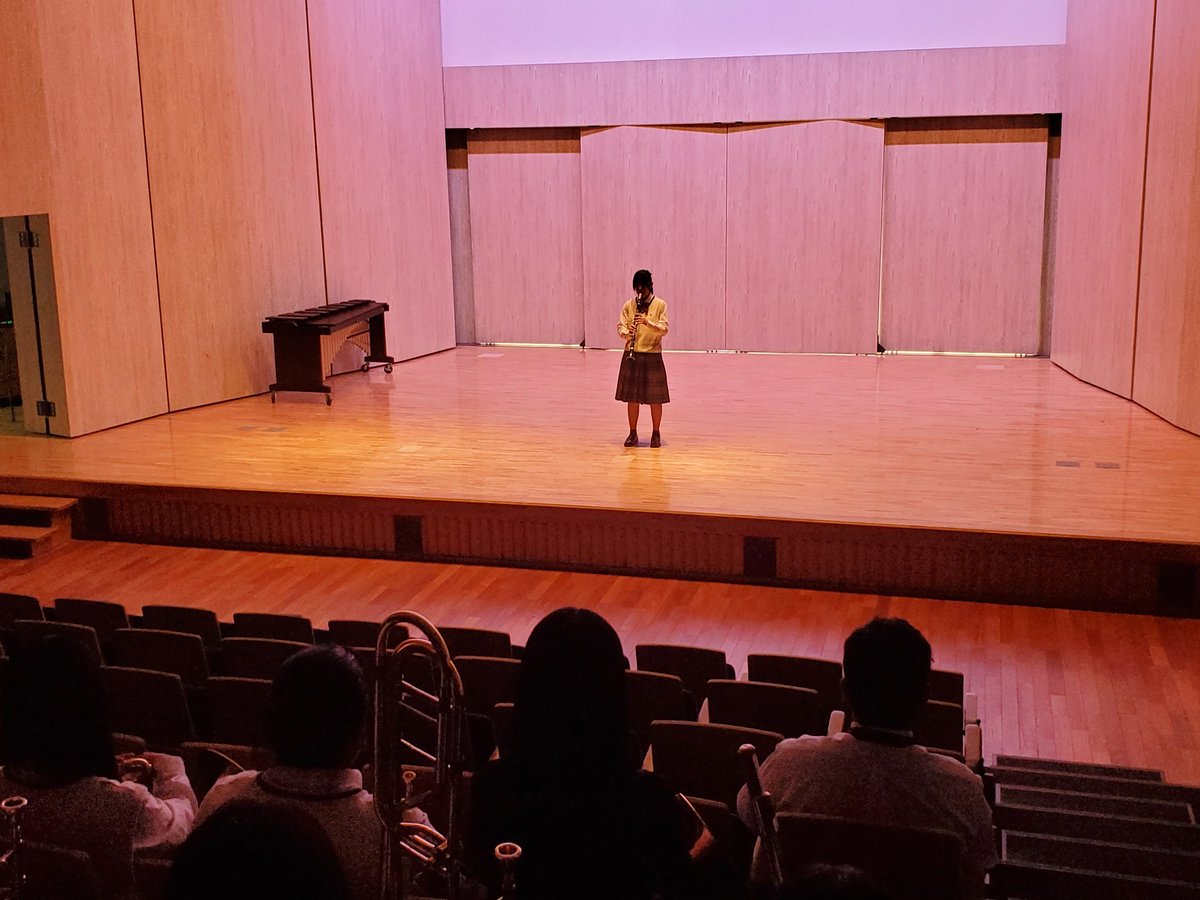 SUIJO_Winds's tweet photo. 久しぶりにおさらい会を実施しました🎵
それぞれの課題に真剣に取り組みました。
一人で舞台に立つととても緊張しますね💦みんな、よくがんばりました✌️

#水城高校
#吹奏楽部
#おさらい会
#基礎が大切 https://t.co/iNvkO9FVdU
