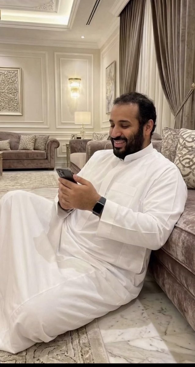 Smtmeme25's tweet photo. #عيد_الأضحى_المبارك
#محمد_بن_سلمان‌
#ولي_العهد_الأمير_محمد_بن_سلمان
#السعوديه_العظمى
#المملكة_العربية_السعودية
#القائد_لملهم #صباح_الخيـر 
#كل_عام_وأنتم_بخير #الحمدلله_دائماً_وابداً 

اضحك جعل ضحكتك ياسيدي دوم
ويدوم حالك .. والرخـا في وجودك
✍🏼 https://t.co/QNMAjtP1Ks