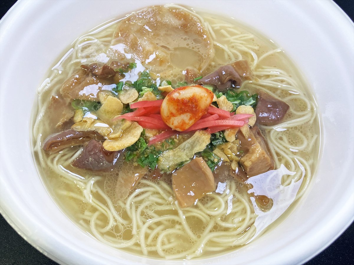 skytimegon's tweet photo. 今日のお昼は博多へプチ口内旅行ばい！
「麺類大好き1724ヤマダイニュータッチ凄麺熟炊き博多とんこつをホルモンラーメンに大変身！」
https://t.co/MThQAdUaTf
#ヤマダイニュータッチ凄麺 #熟炊き博多とんこつ #HOKO豚ホルモン照り醤油煮 #ダイソー #ホルモンラーメン #口内旅行 #麺類大好き https://t.co/80ea45yPev