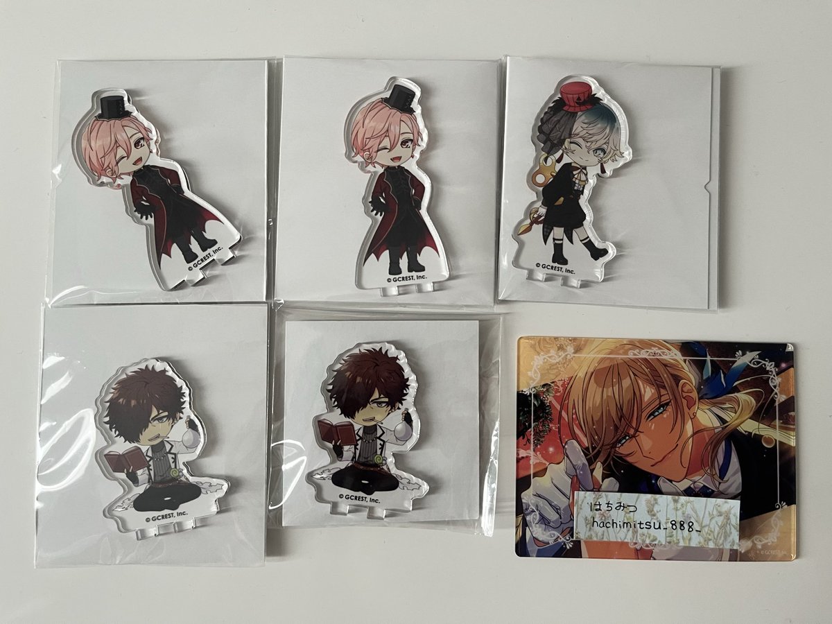 hachimitsu_888_'s tweet photo. 【交換 譲渡】ゆめくろ 夢職人と忘れ時の黒い妖精 アニカフェ アクスタ

譲┊キュイ ラグーン ベルベット
求┊異種 カナン>ナナシ アデル 定価(800円)

都内手渡し、要相談。
交換は郵送検討します。
ミニキャラグッズは求めておりません。
絵柄によってはお断りする場合あり🙇‍♀️
ご了承下さい。
続く https://t.co/7i1KABJ6iv