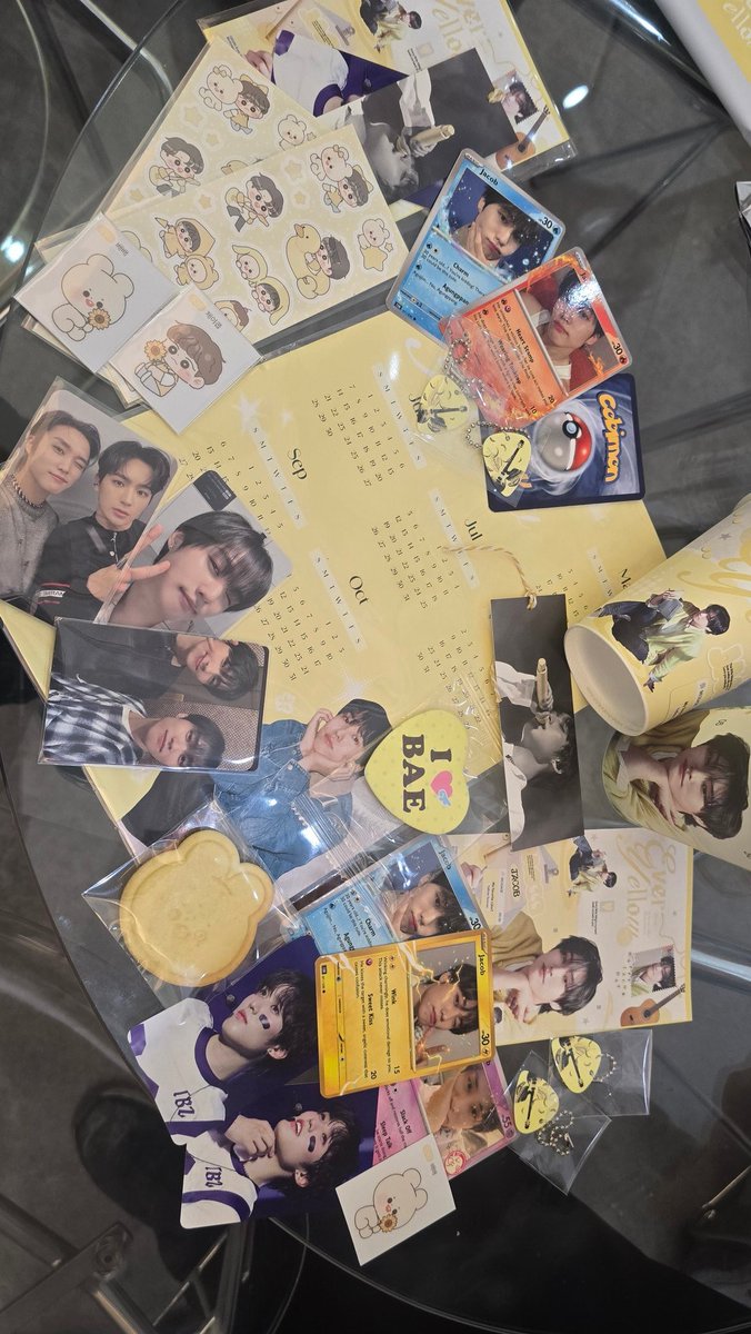 xcdlhb's tweet photo. 📍 카페메리 💛✨️

카페도 너무 예쁘고 럭키드로우에서 제이콥 아궁빵까지 뽑았어요 ㅠㅠ 완전 행운의 날! 생일 축하해 제이콥 ♡
#EverYellow_is_Everywhere 
#콥둥이_하늘에서_내려온날
#HAPPY_JACOBDAY https://t.co/QEbTe3w7bd