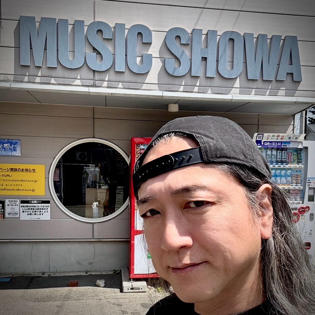 SakurazawaStaff's tweet photo. #オンラインでマンツーマンドラムレッスン🥁

山形🍒ミュージック昭和Sessionにチラシを置いていただいております📝✨
ミュージック昭和のスタジオからも受講可能！
✅https://t.co/CvKrHp0ICl

@musicshowa_info

#櫻澤泰徳
#pearldrums
#DrumLesson
#ZIGZO
#Rayflower
#gibkiygibkiygibkiy
#梵鉾! https://t.co/K4xjmzKP36