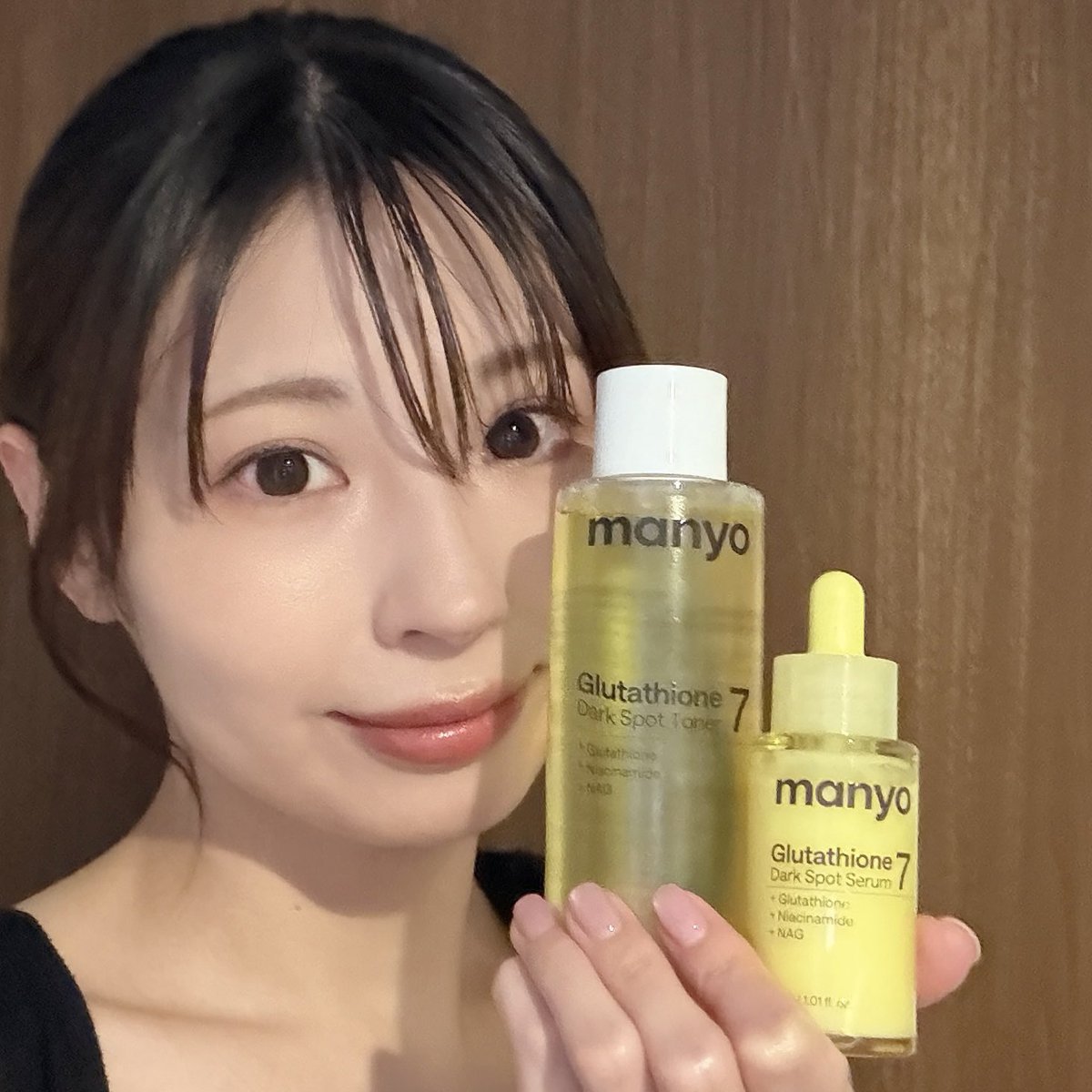 moppi1115's tweet photo. #PR だよ🥺

manyo(マニョ)の
ブースタートナーとブースターセラム
←化粧水と美容液ねw
両方ともややとろみありだけどサッパリめの仕上がり。

グルタチオンって臭いらしいんだけど、これはほぼ匂いなくて使いやすいと思うよーん😋✨

#manyo #スキンケア #メガ　#Qoo10

PR：manyo factory https://t.co/eGtfwTAD68
