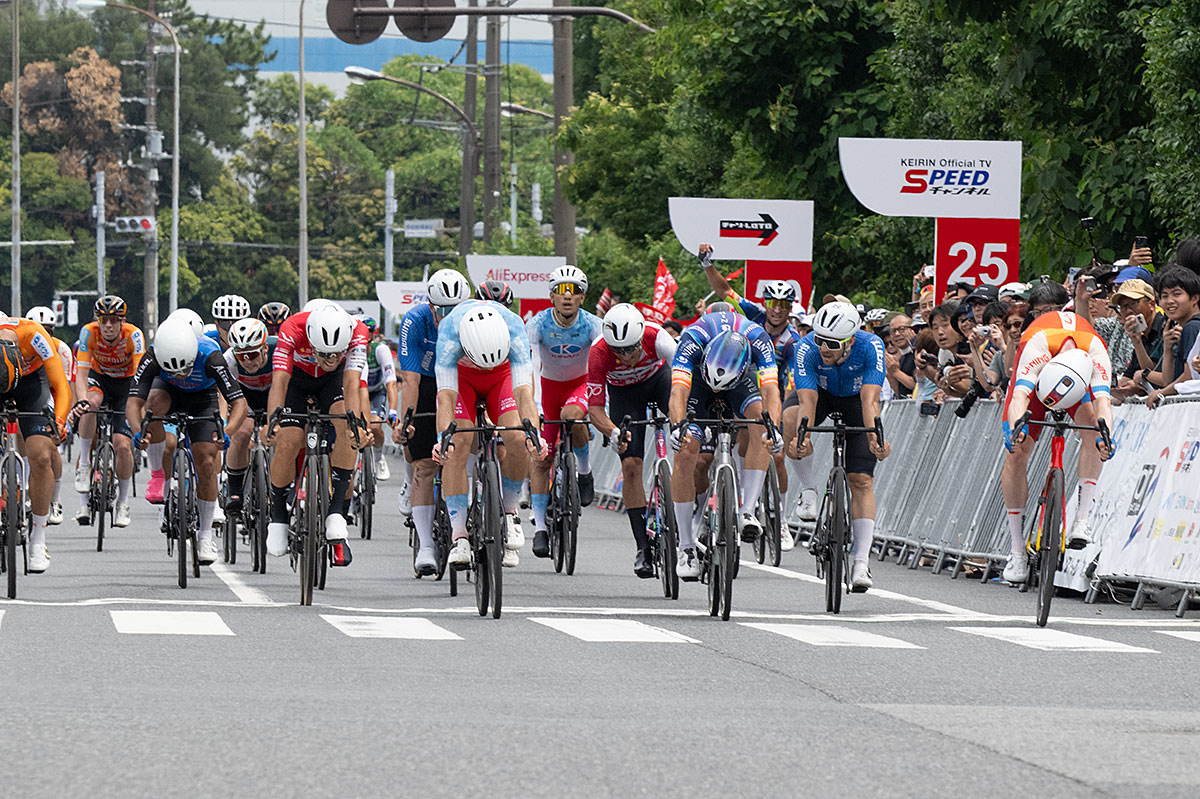 tourofjapan's tweet photo. 大集団でのゴールスプリントを制したのはキナンレーシングチームのルーカス・カールステンゼン選手！　#toj2026 https://t.co/gVPN3uV8nC