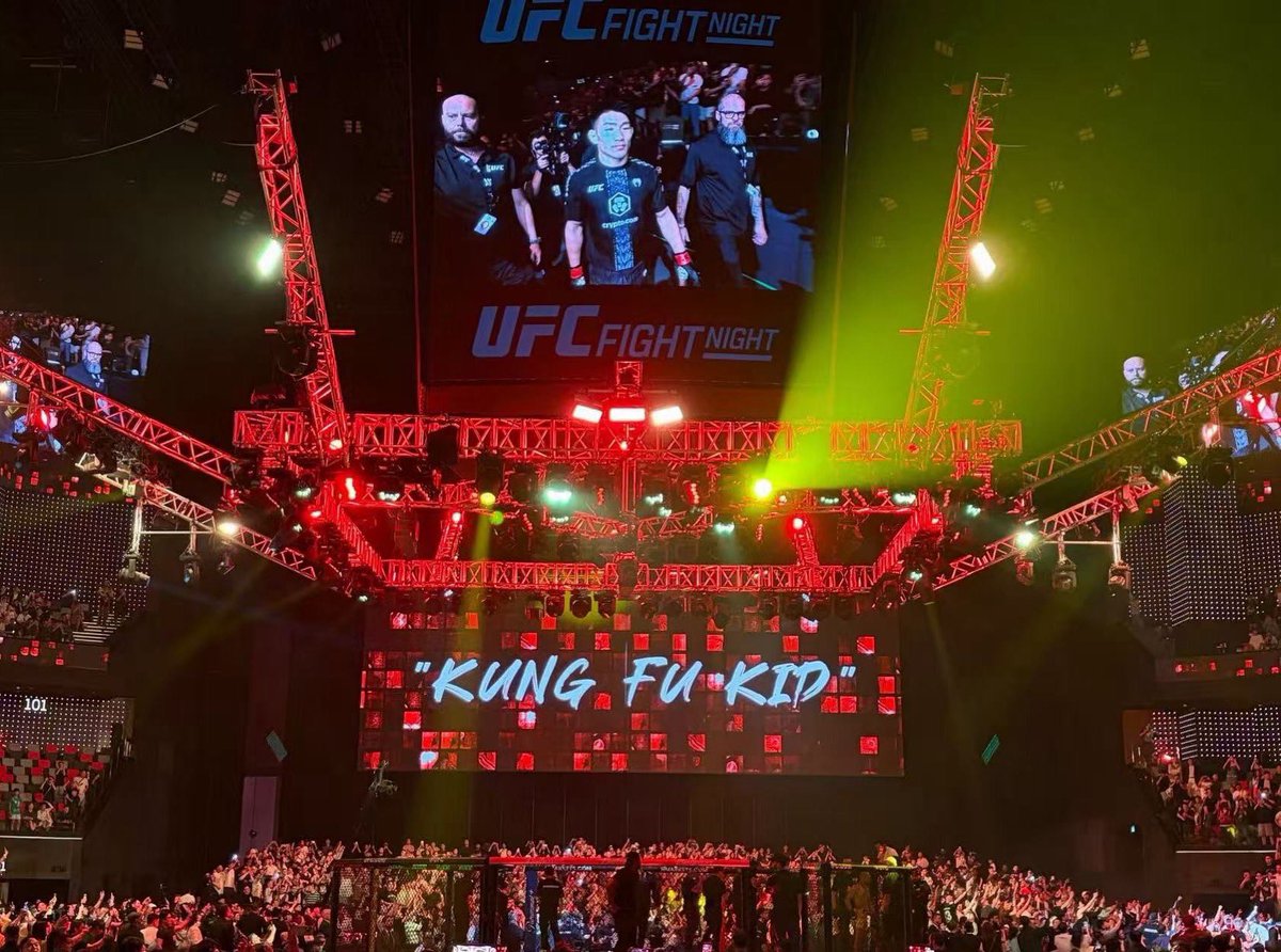 0xpeas's tweet photo. 第一次看UFC，原来这么燃！战斗！博弈！ https://t.co/9LEUFpfd4G